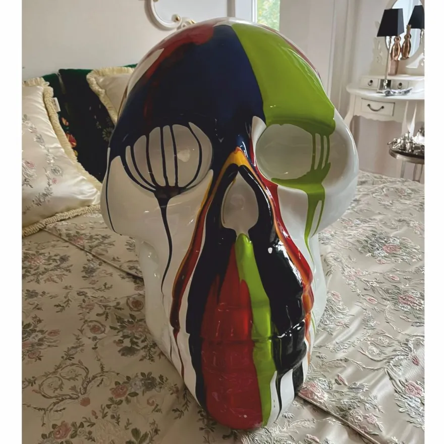 Casa Padrino Deko Skulptur Totenkopf Weiß / Bunt H. 66 cm - Deko Accessoires