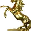 Casa Padrino Deko Skulptur Wildes Pferd Gold H. 90 cm - Elegante Kunstharz Dekofigur - Wohnzimmer Deko Accessoires