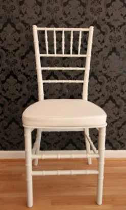 Casa Padrino Designer Acryl Stuhl Ghost Chair in Weiß mit Sitzkissen 40 x 46 x 92,5 cm