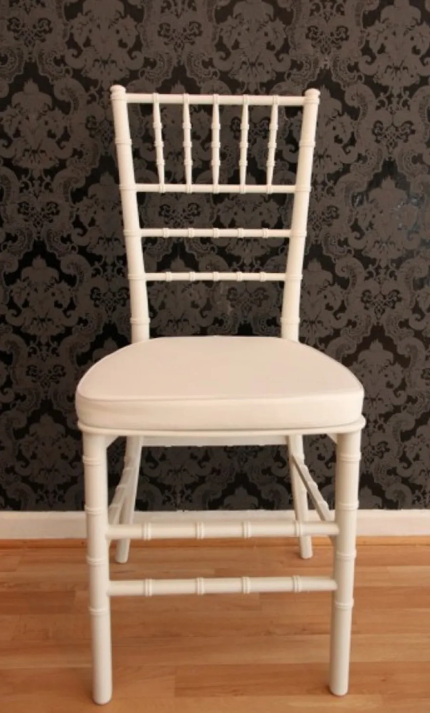 Casa Padrino Designer Acryl Stuhl Ghost Chair in Weiß mit Sitzkissen 40 x 46 x 92,5 cm