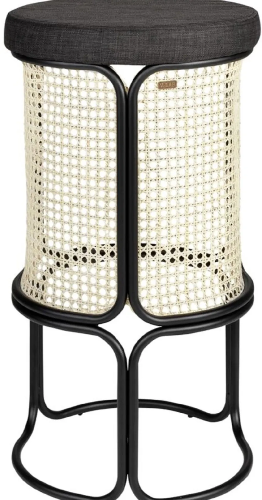 Casa Padrino Designer Barhocker Schwarz / Naturfarben Ø 40,5 x H. 75,5 cm - Runder gepolsterter Barstuhl mit edlem Rattangeflecht und pulverbeschichtetem Stahlrahmen