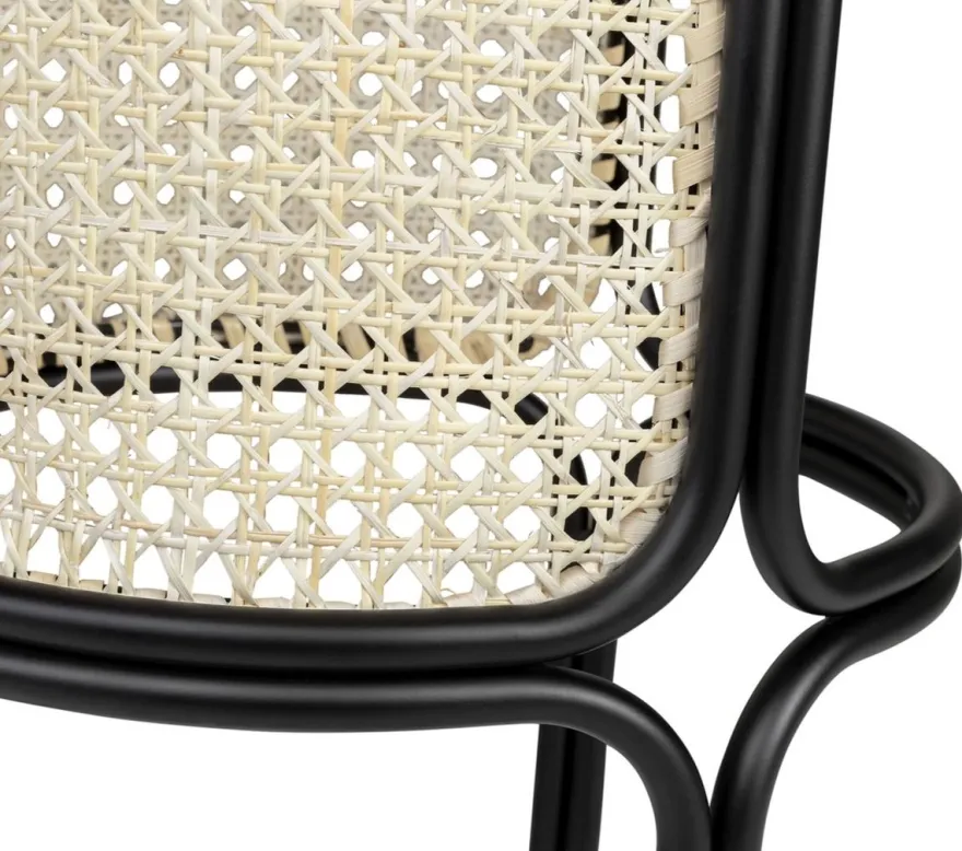 Casa Padrino Designer Barhocker Schwarz / Naturfarben Ø 40,5 x H. 75,5 cm - Runder gepolsterter Barstuhl mit edlem Rattangeflecht und pulverbeschichtetem Stahlrahmen