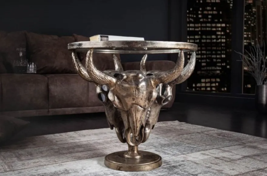 Casa Padrino Designer Couchtisch Antik Bronze Ø 56 x H. 53 cm - Runder Wohnzimmertisch mit 3 dekorativen Stierköpfen und Glasplatte - Wohnzimmer Möbel