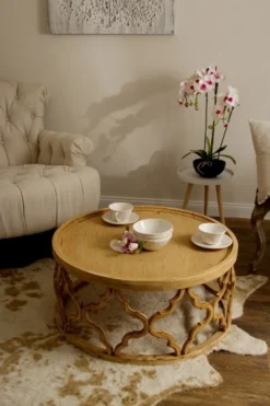 Casa Padrino Designer Couchtisch Naturfarben Ø 80 x H. 37 cm - Moderner Runder Holz Wohnzimmertisch