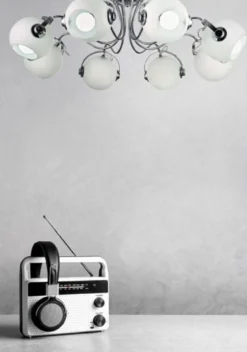 Casa Padrino Designer Deckenleuchte Silber / Weiß Ø 86 x H. 28 cm - Moderne Deckenlampe mit kugelförmigen Lampenschirmen