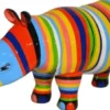 Casa Padrino Designer Dekofigur Nashorn mit Streifen Mehrfarbig 175 x H. 80 cm - Riesige Deko Skulptur - Gartenfigur - Luxus Gartendeko