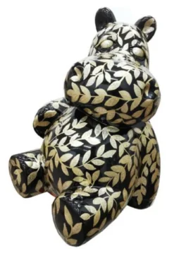 Casa Padrino Designer Deko Skulptur Sitzendes Nilpferd mit Glitzer Look Schwarz / Gold H. 48 cm - Wetterbeständige Dekofigur - Wohnzimmer Deko - Garten Deko - Terrassen Deko
