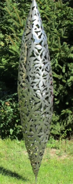 Casa Padrino Designer Edelstahl Garten Skulptur Zapfen Kegel Silber Ø 40 x H. 200 cm - Handgefertigte Gartenfigur - Luxus Garten Dekoration