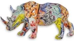 Casa Padrino Designer Kunstharz Dekofigur Nashorn Bunt 31,9 x 13 x H. 16,8 cm - Wohnzimmer Deko Skulptur - Deko Accessoires