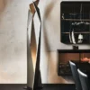 Casa Padrino Designer LED Stehleuchte Bronzefarben / Schwarz 47 x 40 x H. 204 cm - Moderne Edelstahl Stehlampe - Wohnzimmer Lampe - Luxus Qualität