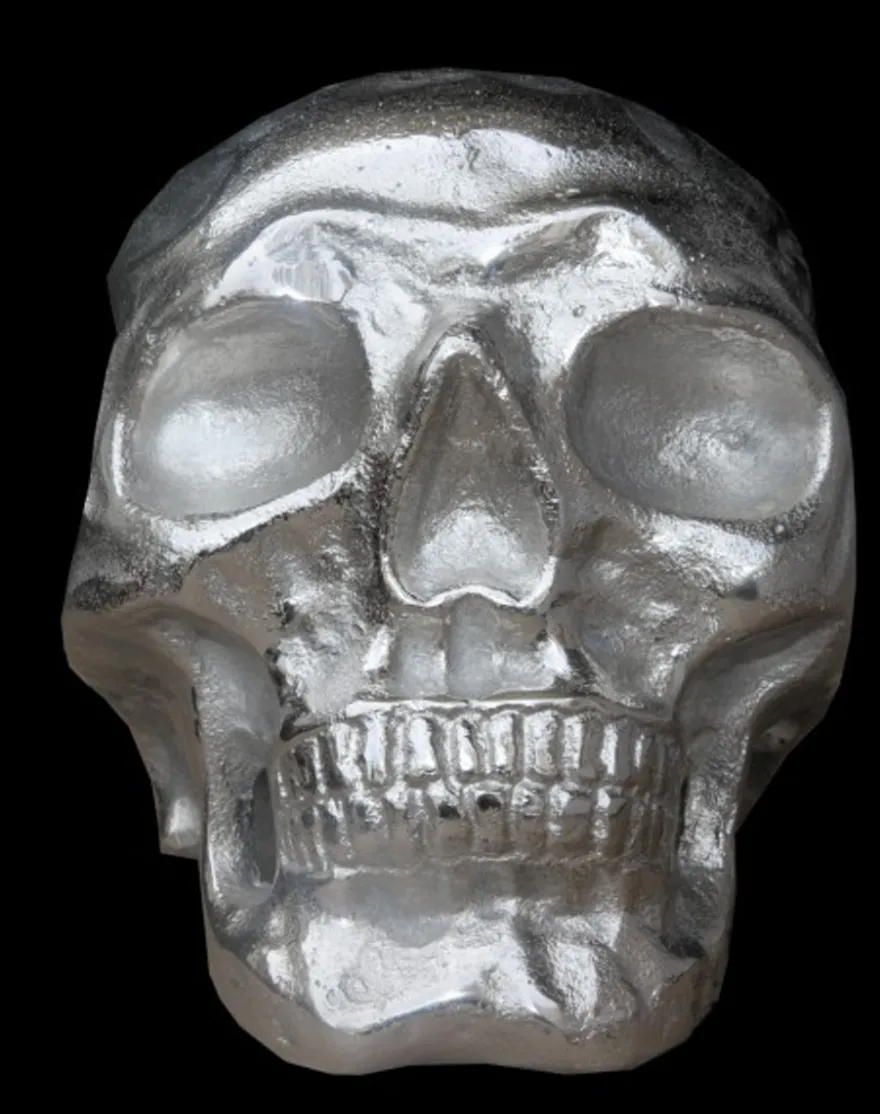 Casa Padrino Designer Totenkopf Skulptur Mod1L Silber, Höhe 16,5 cm, Breite 14 cm, Tiefe 18 cm aus Aluminium vernickelt