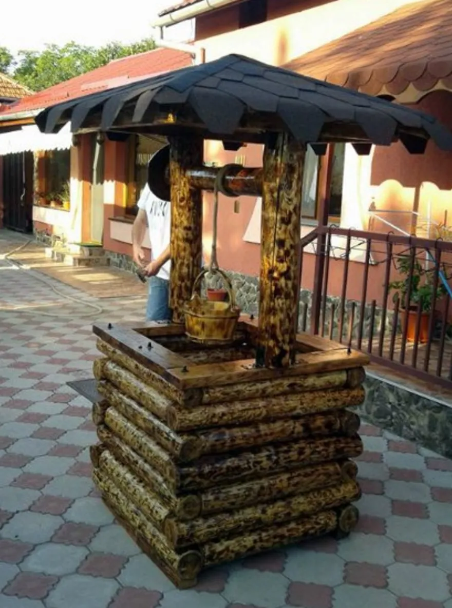 Casa Padrino Gartenbrunnen Rustikal mit Schöpfeimer aus massivem Eichenholz - 100 x 100 x 200 cm