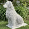 Casa Padrino Garten Deko Skulptur Labrador Hund Grau 67 x 36 x H. 84 cm - Elegante Garten Deko Stein Figur - Dekorative Tierfigur - Garten Deko Accessoires