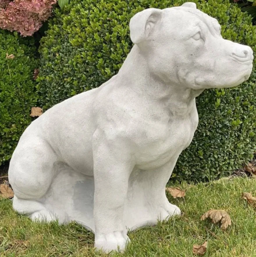 Casa Padrino Garten Deko Skulptur Bullterrier Hund Grau 44 x 30 x H. 63 cm - Elegante Garten Deko Stein Figur - Dekorative Tierfigur - Garten Deko Accessoires