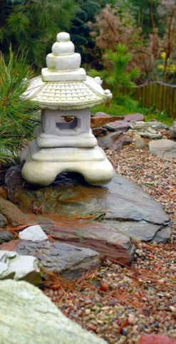 Casa Padrino Gartenleuchte im Asiatischen Stil Weiß 50 x 50 x H. 60 cm - Wetterbeständige Garten & Terrassen Leuchte - Garten Terrassen Wege Einfahrt Beleuchtung