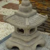 Casa Padrino Gartenleuchte im Asiatischen Stil Grau 50 x 50 x H. 60 cm - Wetterbeständige Garten & Terrassen Leuchte - Garten Terrassen Wege Einfahrt Beleuchtung