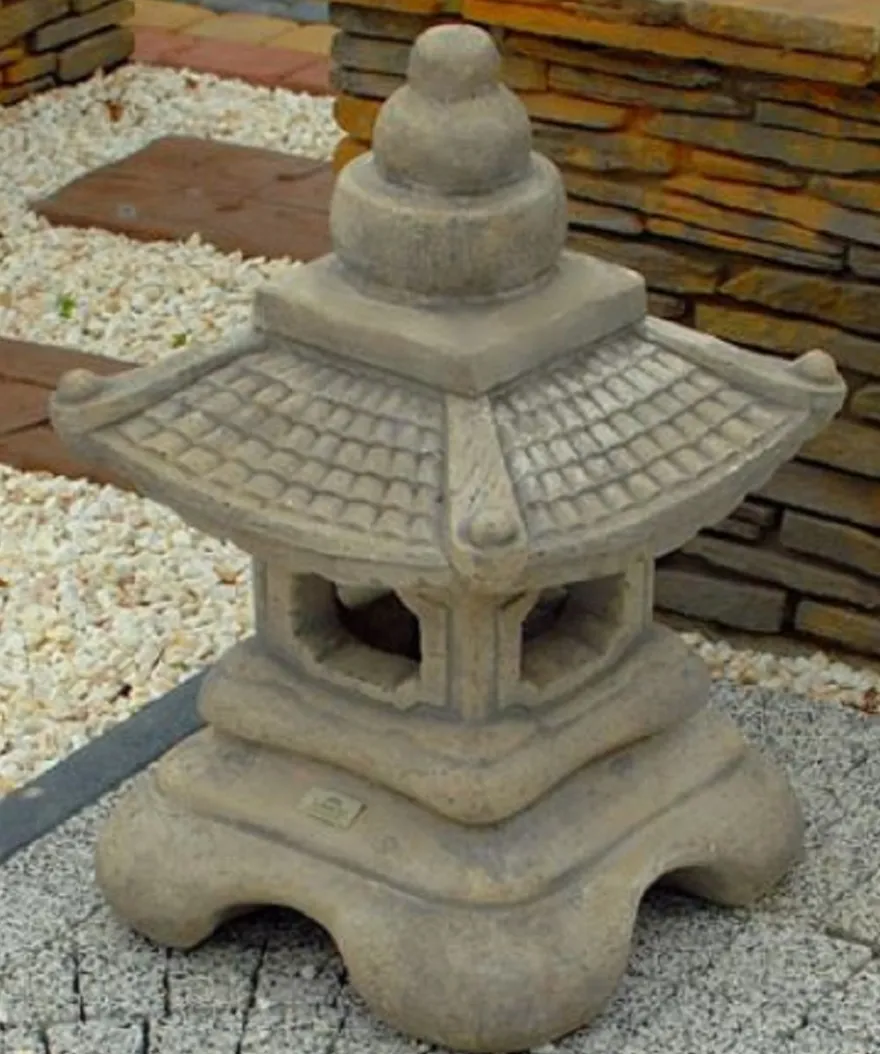 Casa Padrino Gartenleuchte im Asiatischen Stil Grau 50 x 50 x H. 60 cm - Wetterbeständige Garten & Terrassen Leuchte - Garten Terrassen Wege Einfahrt Beleuchtung