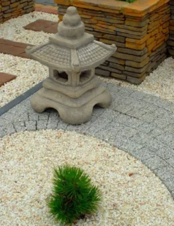 Casa Padrino Gartenleuchte im Asiatischen Stil Grau 50 x 50 x H. 60 cm - Wetterbeständige Garten & Terrassen Leuchte - Garten Terrassen Wege Einfahrt Beleuchtung