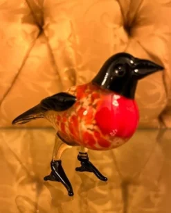 Casa Padrino Glasfigur Chickadee Vogel, bunte Dekofigur, Skulptur aus Glas, 10,5 x 3,5 x H 6,2 cm