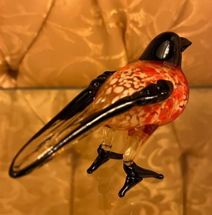Casa Padrino Glasfigur Chickadee Vogel, bunte Dekofigur, Skulptur aus Glas, 10,5 x 3,5 x H 6,2 cm