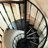 Casa Padrino Gusseisen Wendeltreppe Weiß Ø 155 x H. 260 cm - Rustikale Spiraltreppe mit 13 Stufen - Massive Gusseisen Treppe