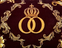 Casa Padrino Harald Glööckler Pompöös Luxus Kissen Bordeauxrot / Gold mit Krone und Strass Steinen 50 x 50 cm