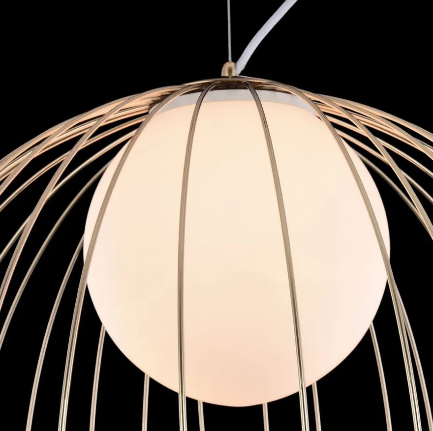 Casa Padrino Hängeleuchte Gold / Weiß Ø 50 x H. 41 cm - Leuchte aus geschwungenen Metallstäbchen