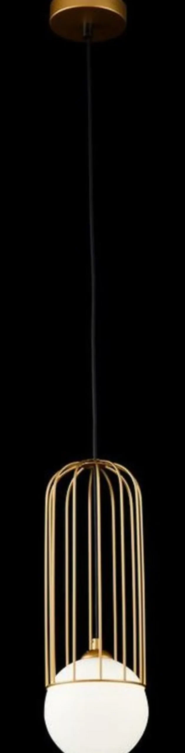 Casa Padrino Hängeleuchte Gold / Weiß Ø 12 x H. 35 cm - Höhenverstellbare Pendelleuchte mit kugelförmigem Lampenschirm aus Mattglas
