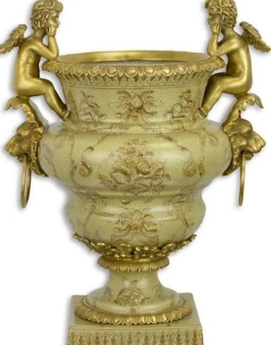 Casa Padrino Jugendstil Blumentopf Grün / Gold 27 x 19,8 x H. 33,8 cm - Porzellan Pflanzentopf mit Bronze Engelsfiguren und Löwenkopf Griffen - Deko Accessoires
