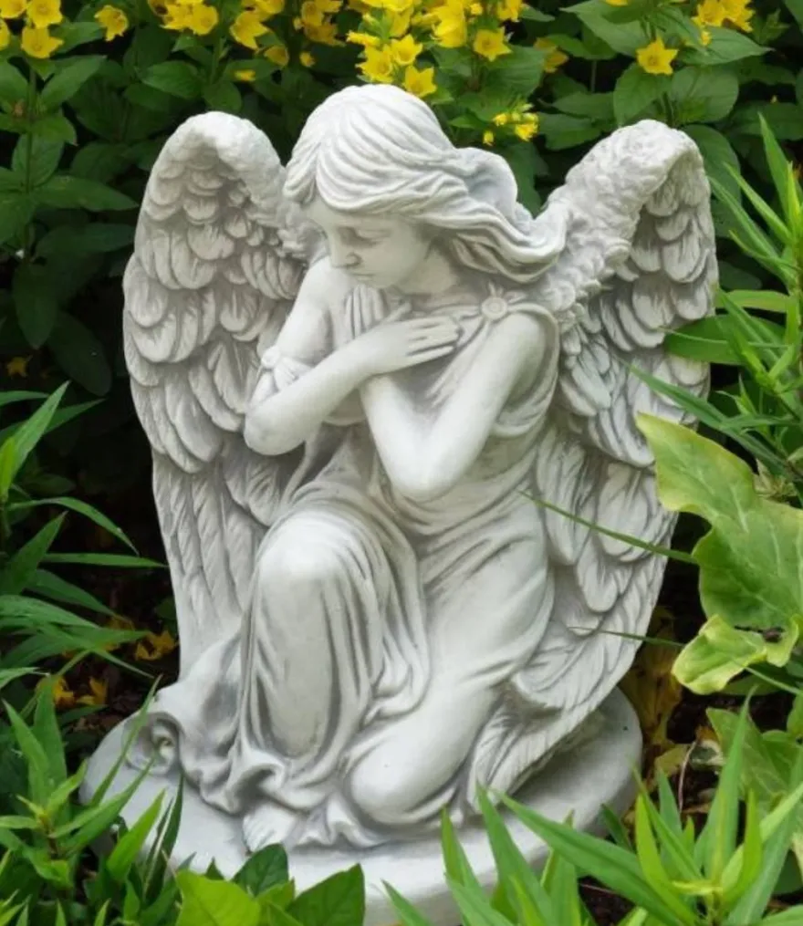 Casa Padrino Jugendstil Garten Deko Skulptur Engel Grau H. 36 cm - Elegante Garten Deko Stein Figur - Barock & Jugendstil Garten Deko Accessoires