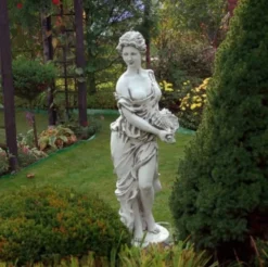 Casa Padrino Jugendstil Garten Deko Skulptur Frau mit Muschel Grau 44 x 44 x H. 138 cm - Elegante Garten Deko Stein Figur - Barock & Jugendstil Garten Deko Accessoires