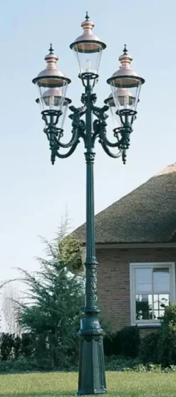 Casa Padrino Jugendstil Gartenlaterne Grün / Kupfer Ø 147 x H. 450 cm - Prunkvolle Aluminium Stehleuchte - Riesige Gartenleuchte - Nostalgische Garten Beleuchtung