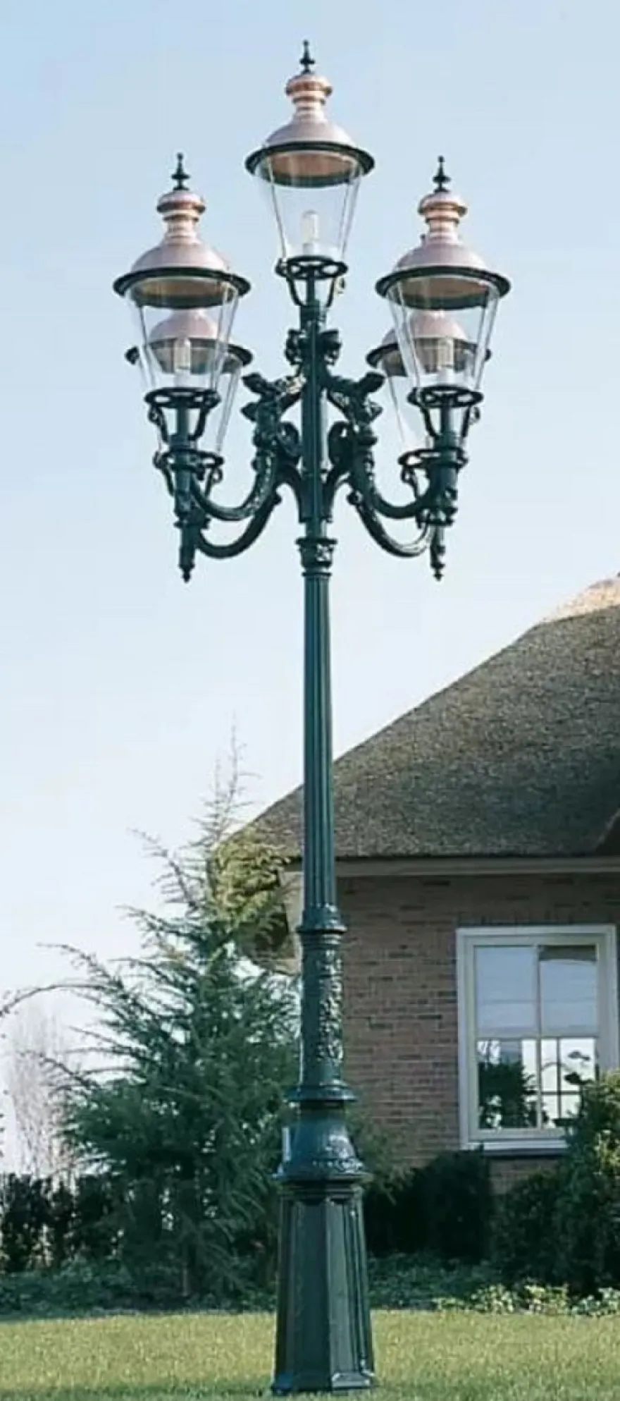 Casa Padrino Jugendstil Gartenlaterne Grün / Kupfer Ø 147 x H. 450 cm - Prunkvolle Aluminium Stehleuchte - Riesige Gartenleuchte - Nostalgische Garten Beleuchtung