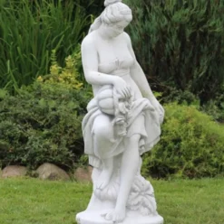 Casa Padrino Jugendstil Garten Deko Skulptur Frau mit Blumenstrauß Weiß / Grau 46 x 46 x H. 121 cm - Elegante Garten Deko Stein Figur - Barock & Jugendstil Garten Deko Accessoires