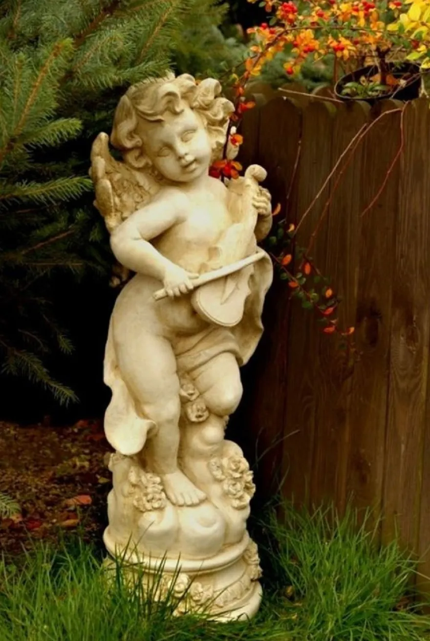 Casa Padrino Jugendstil Gartendeko Skulptur Engel Sandfarben / Beige 32 x 28 x H. 81 cm - Garten Deko Figur - Garten & Terrassen Deko Accessoires