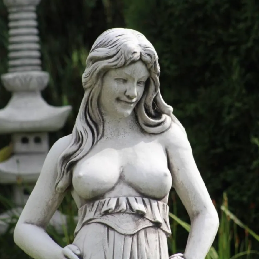 Casa Padrino Jugendstil Garten Deko Skulptur Frau mit Kranz Grau H. 150 cm - Elegante Garten Deko Stein Figur - Barock & Jugendstil Garten Deko Accessoires