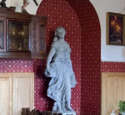 Casa Padrino Jugendstil Garten Deko Skulptur Frau mit Körben Grau 43 x 43 x H. 153 cm - Elegante Garten Deko Stein Figur - Barock & Jugendstil Garten Deko Accessoires
