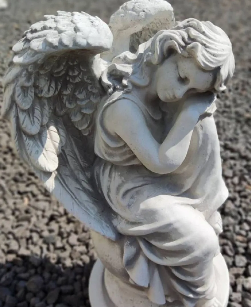 Casa Padrino Jugendstil Garten Deko Skulptur Engel auf Kugel Grau H. 39 cm - Elegante Garten Deko Stein Figur - Barock & Jugendstil Garten Deko Accessoires - Garten Deko Skulpturen