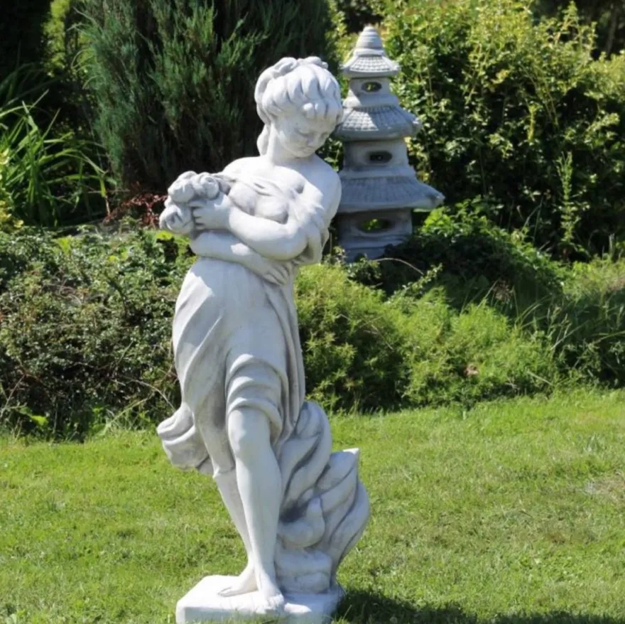 Casa Padrino Jugendstil Garten Deko Skulptur Dame mit Blumenstrauß Grau 31 x 31 x H. 122 cm - Elegante Garten Deko Stein Figur - Barock & Jugendstil Garten Deko Accessoires
