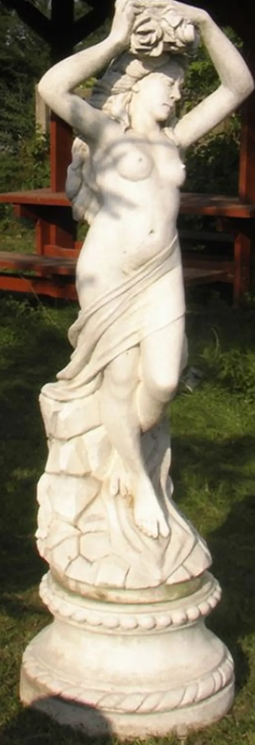 Casa Padrino Jugendstil Skulptur / Figur Jungfrau mit Sockel Ø 50 x H. 160 cm - Prunkvolle Gartendeko