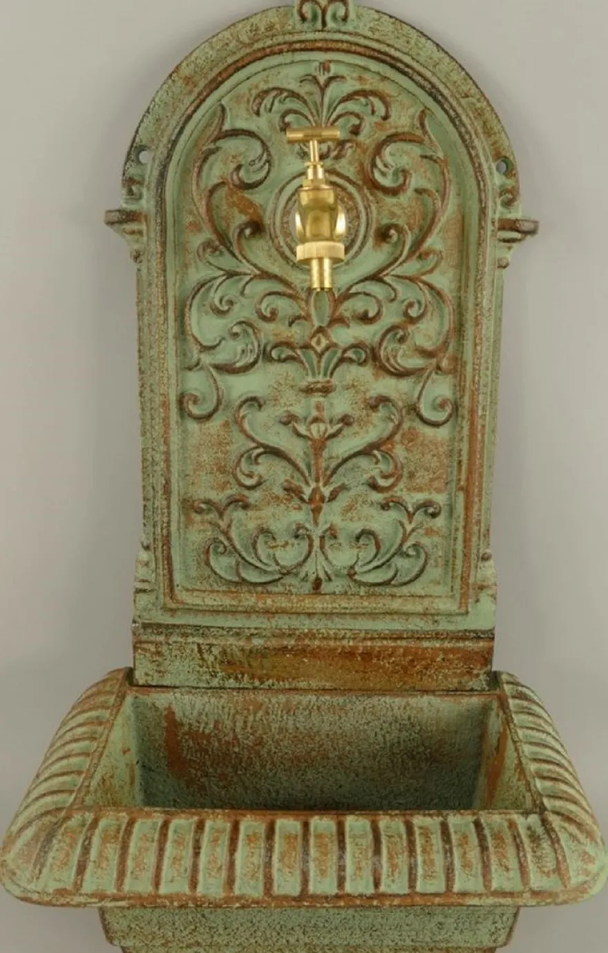 Casa Padrino Jugendstil Wandbrunnen Hellgrün / Rostfarben 36 x 24 x H. 65 cm - Nostalgischer Gartendeko Brunnen mit Wasserhahn - Garten Accessoires