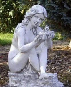 Casa Padrino Jugendstil Wasserspeier Skulptur Sitzende Frau Grau 24 x 46 x H. 62 cm - Elegante Wasserspeier Stein Figur - Barock & Jugendstil Garten Deko Accessoires