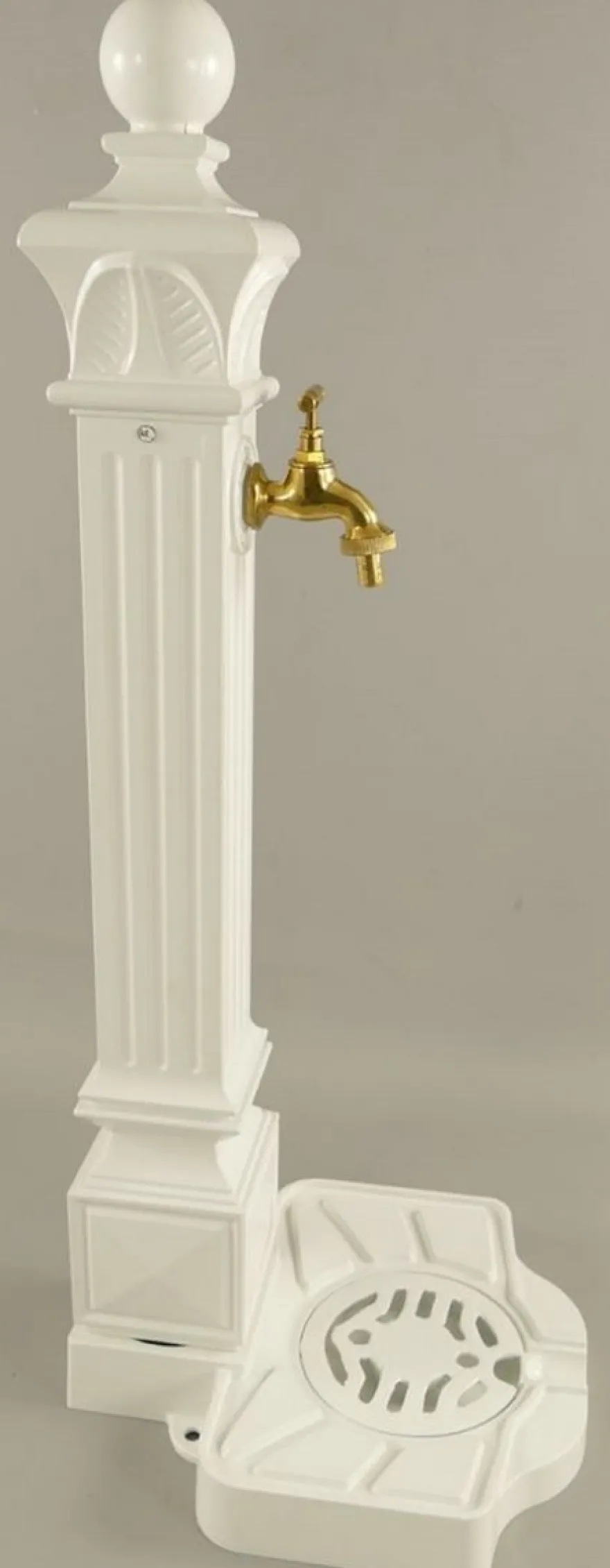 Casa Padrino Jugendstil Wassersäule Weiß / Gold 33 x 29 x H. 83 cm - Nostalgische Aluminium Wasserzapfsäule mit Messing Wasserhahn - Barock & Jugendstil Garten Accessoires