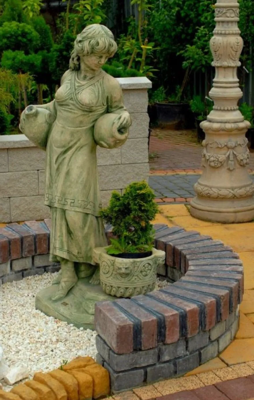 Casa Padrino Jugendstil Wasserspeier Skulptur Frau mit Krügen und dekorativem Blumentopf Grün / Beige 63 x 61 x H. 140 cm - Gartendeko Statue Steinfigur
