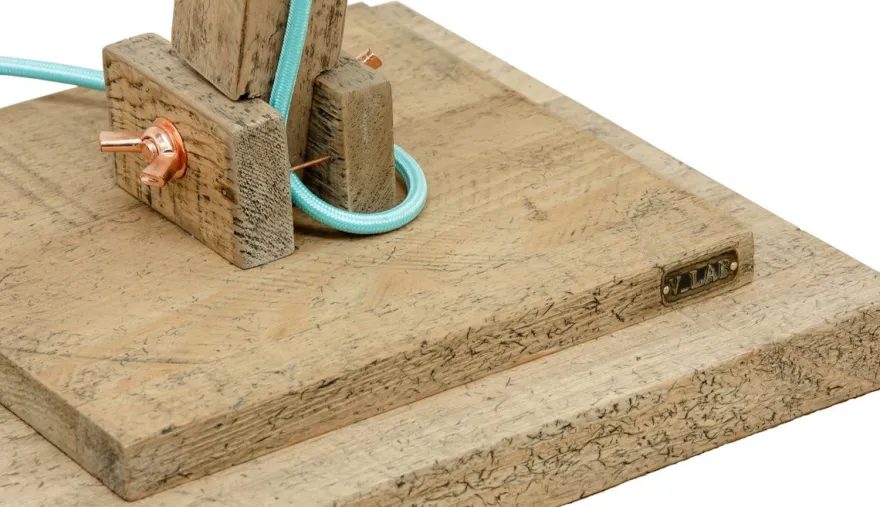 Casa Padrino Kiefernholz Tischleuchte Naturfarben 90 x 30 x H. 105 cm - Luxus Tischlampe mit aqua blauem Kabel