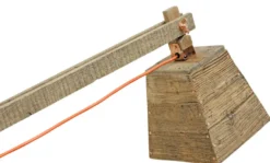 Casa Padrino Kiefernholz Tischleuchte Naturfarben 90 x 30 x H. 105 cm - Luxus Tischlampe mit orangefarbenem Kabel