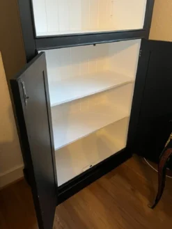 Casa Padrino Landhausstil Bücherschrank mit Leiter Schwarz / Weiß H. 260 cm - Landhausstil Möbel