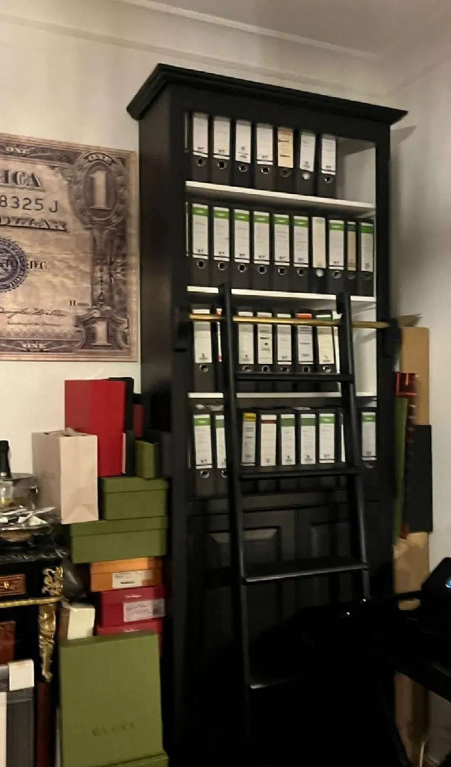 Casa Padrino Landhausstil Bücherschrank mit Leiter Schwarz / Weiß H. 260 cm - Landhausstil Möbel