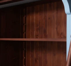 Casa Padrino Landhausstil Bücherschrank mit Leiter Hellblau / Dunkelbraun 223 x 51 x H. 228 cm - Massivholz Schrank - Wohnzimmerschrank - Regalschrank - Büroschrank - Landhausstil Möbel