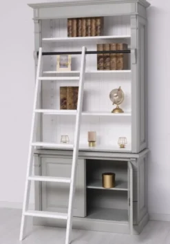 Casa Padrino Landhausstil Bücherschrank mit Leiter Grau / Weiß 120 x 51 x H. 228 cm - Massivholz Schrank - Regalschrank - Wohnzimmerschrank - Büroschrank - Landhausstil Möbel